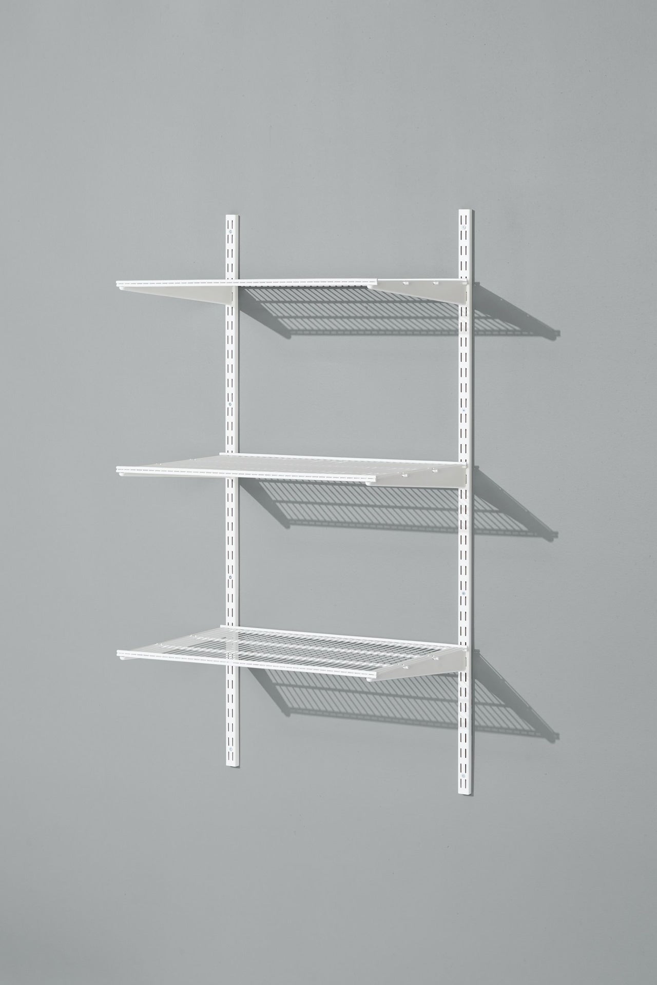 type A Double Track S-32 Wall Upright Shelf Bracket, White, 17-in